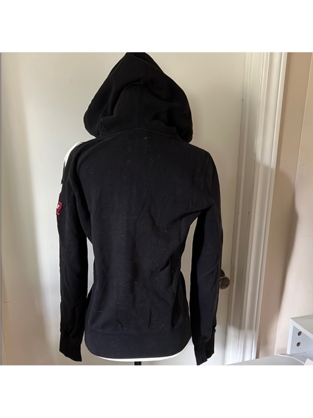 Roots | Women’s Size Small Black Canada Hoodie with Burgundy Accents - Picture 7 of 7